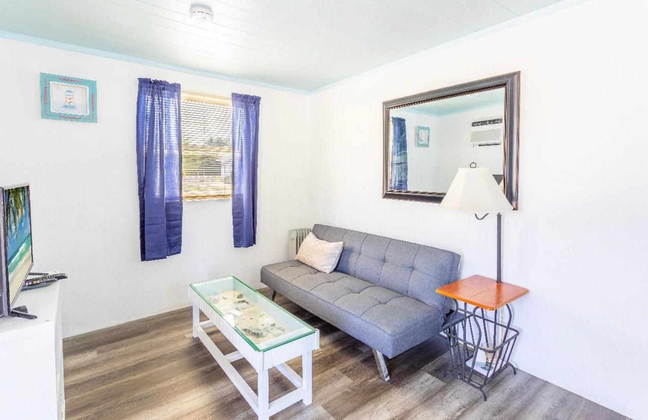 Bungalow 1 Minute From The Beach Suite #3 Englewood Εξωτερικό φωτογραφία
